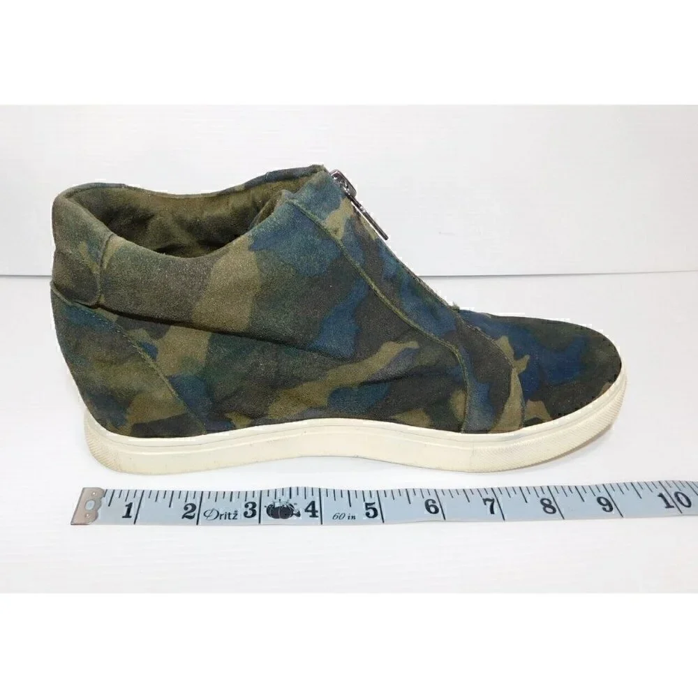 BLONDO woman's ankle boots, green & blue camo pattern size 8M RUNS SMALL!